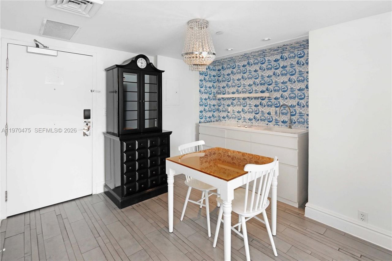 1100 West Ave , Unit 322, Miami Beach, FL 33139 Photo