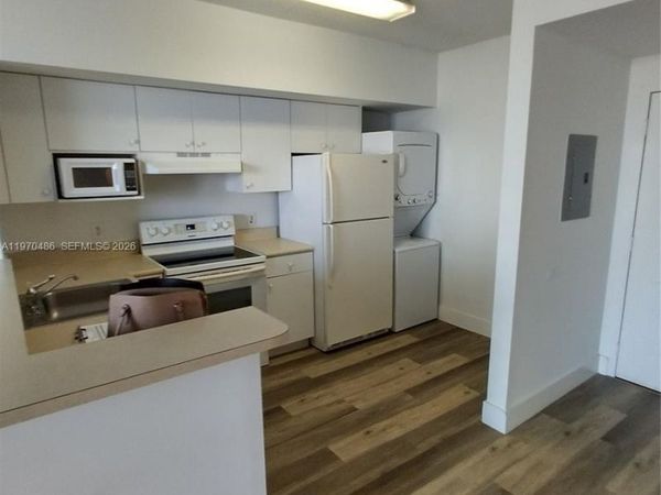 5077 NW 7th St, Unit 1405, Miami, FL 33126