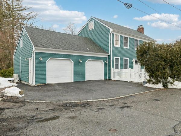 24 Cherry Place, Huntington, NY 11743