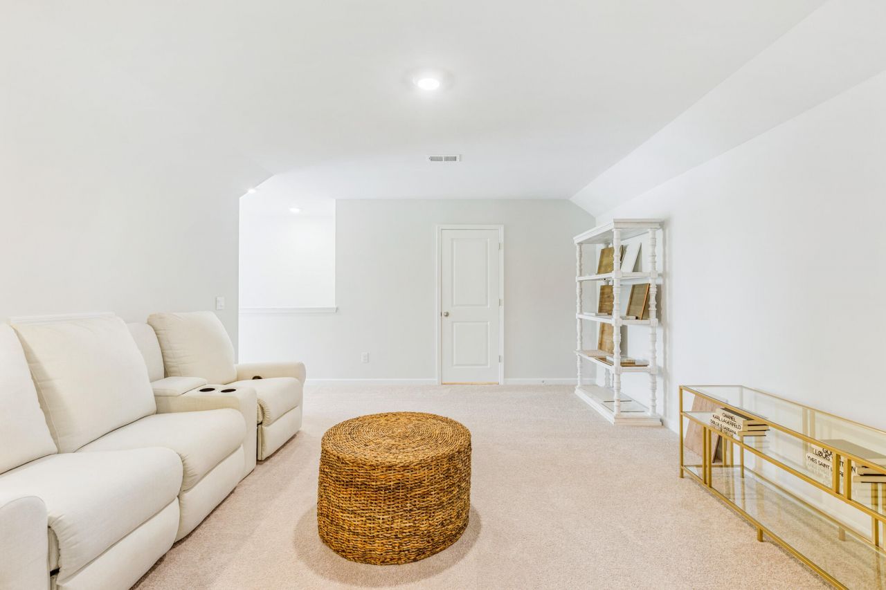 780 Castle Hill Drive Photo 19