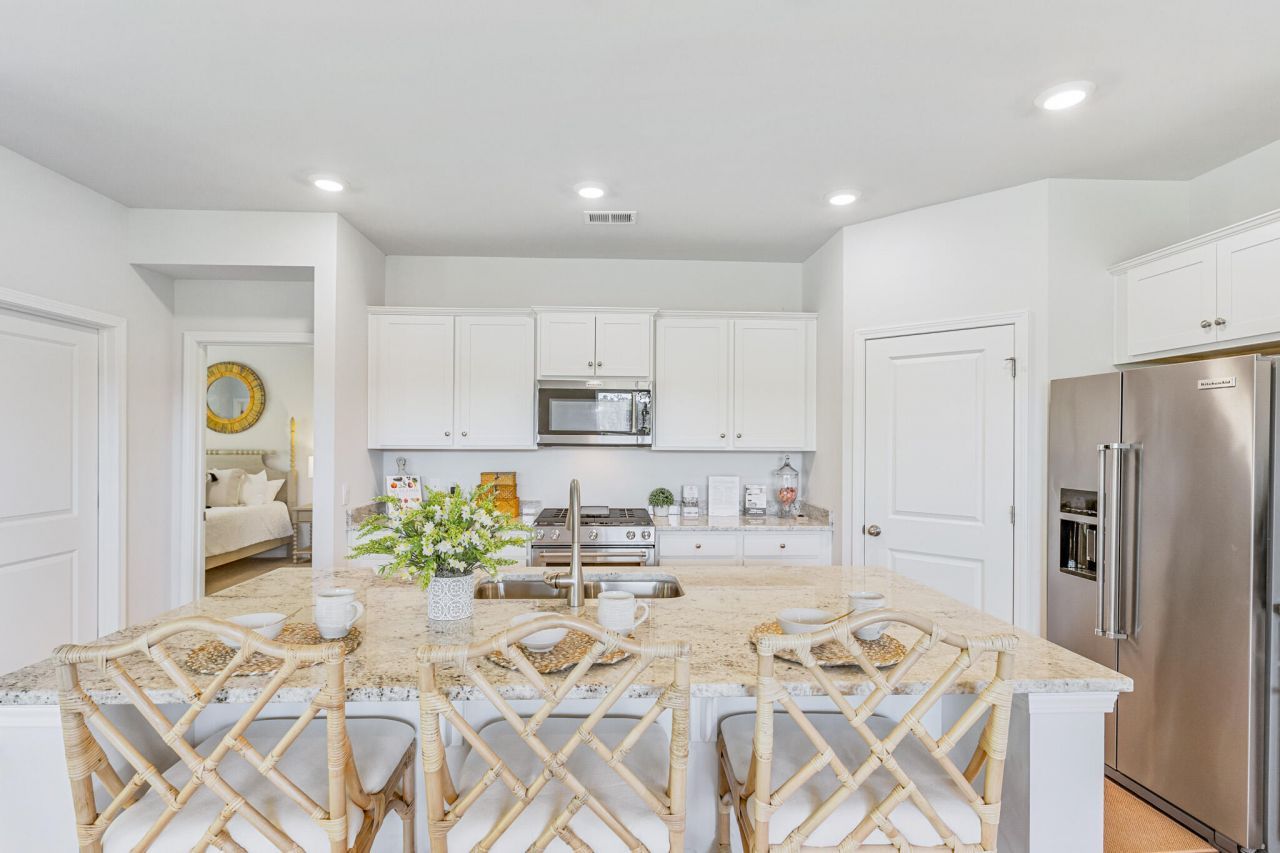 780 Castle Hill Drive Photo 4