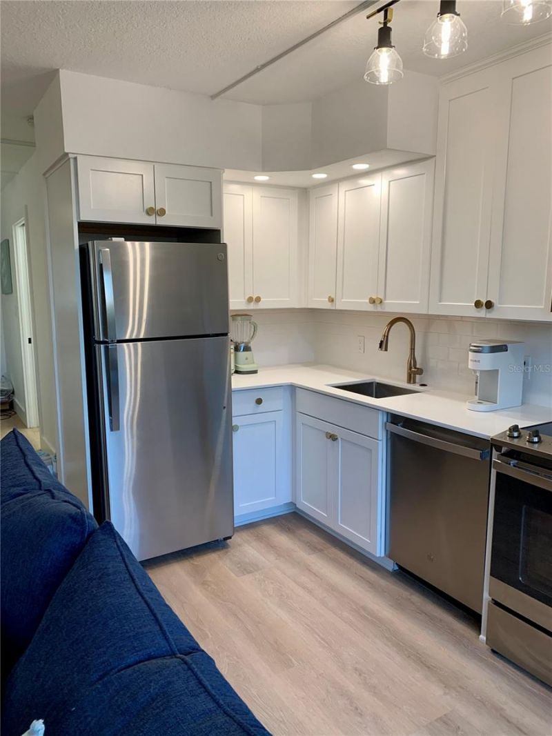 800 Bayway Boulevard, Unit 16, Clearwater Beach, FL 33767 Photo