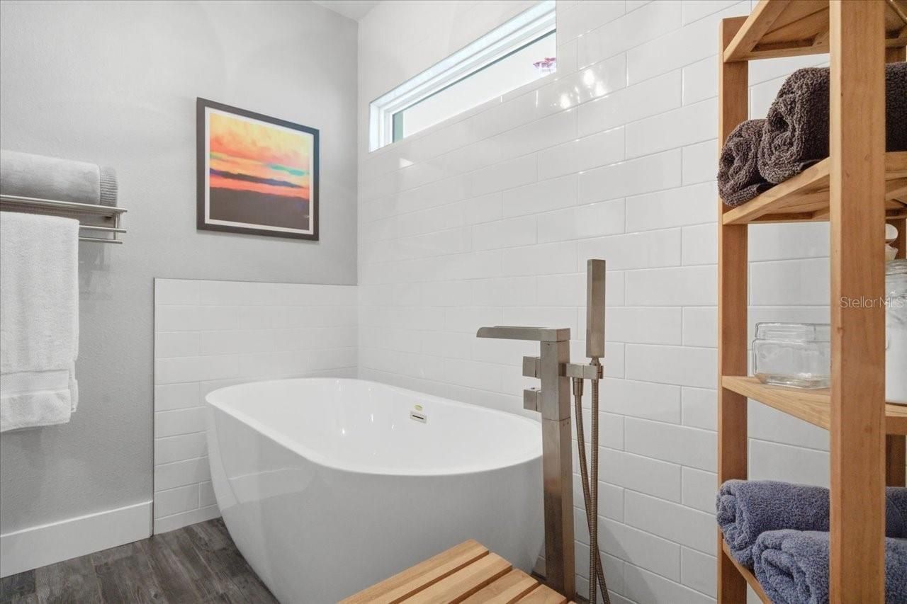 10705 Carrollwood Drive, Tampa, FL 33618 Photo