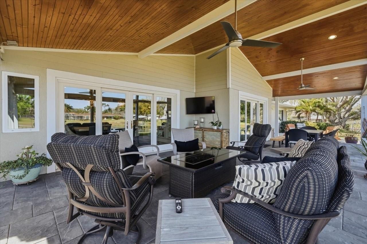 10705 Carrollwood Drive, Tampa, FL 33618 Photo