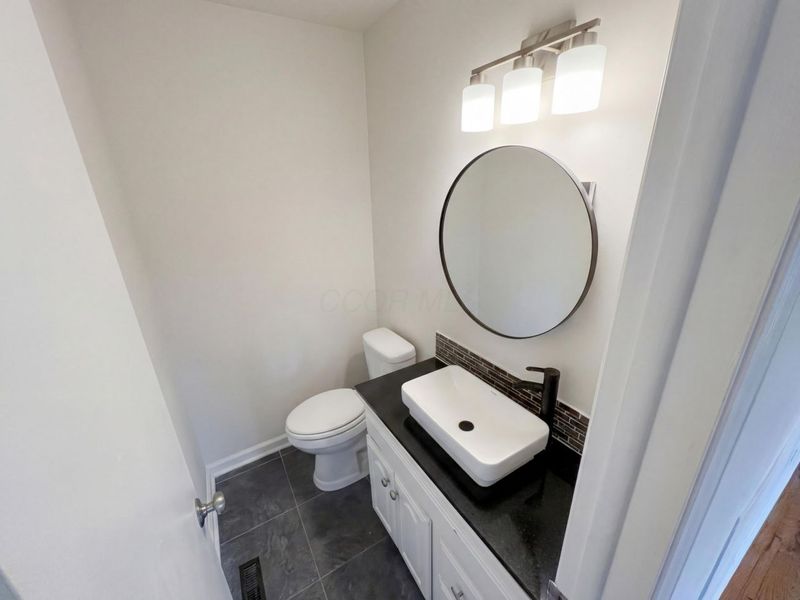 2861 Chateau Circle , Unit 22, Columbus, OH 43221 Photo 12