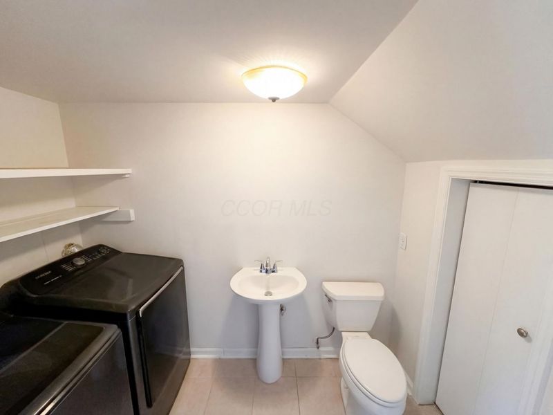 2861 Chateau Circle , Unit 22, Columbus, OH 43221 Photo 17