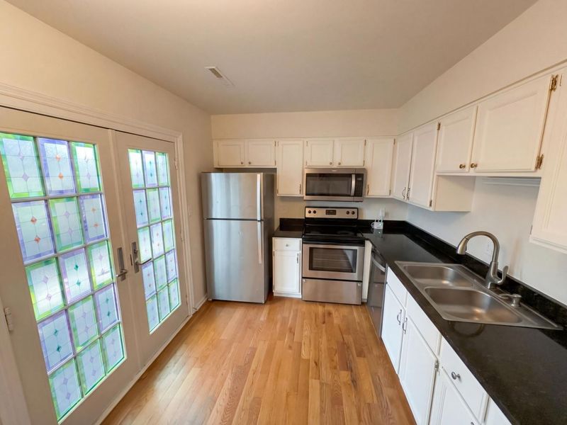 2861 Chateau Circle , Unit 22, Columbus, OH 43221 Photo 2