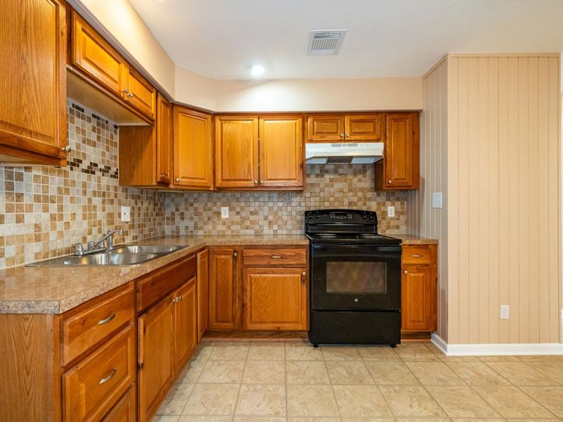 16 Hillgard Street, Dayton, OH 45426 Photo 3