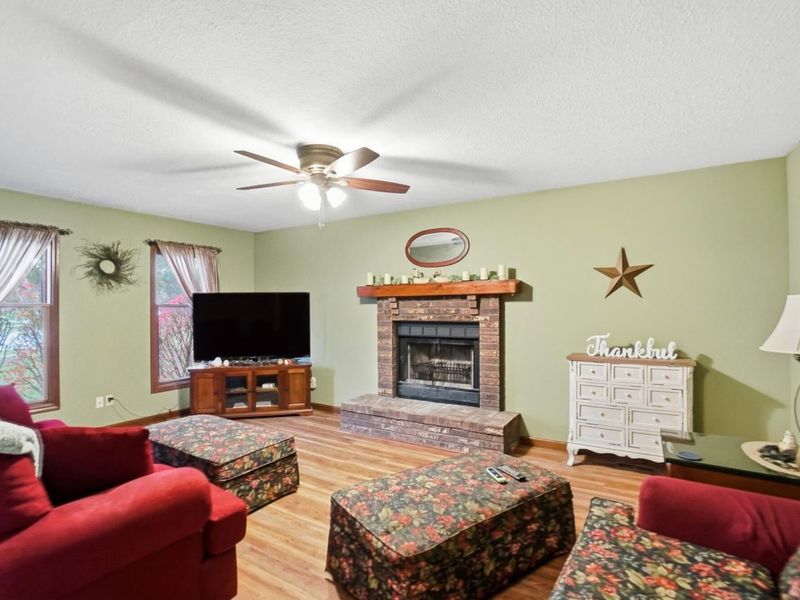 307 Ridge Crest Circle, Lima, OH 45801 Photo 10