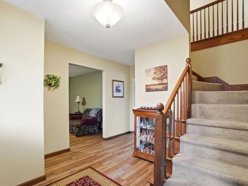 307 Ridge Crest Circle, Lima, OH 45801 Photo 9