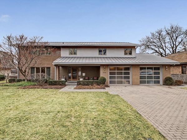 2076 Valley Lo Lane, Glenview, IL 60025