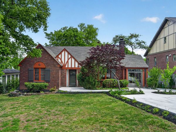 502 32nd Ave S, Nashville, TN 37212