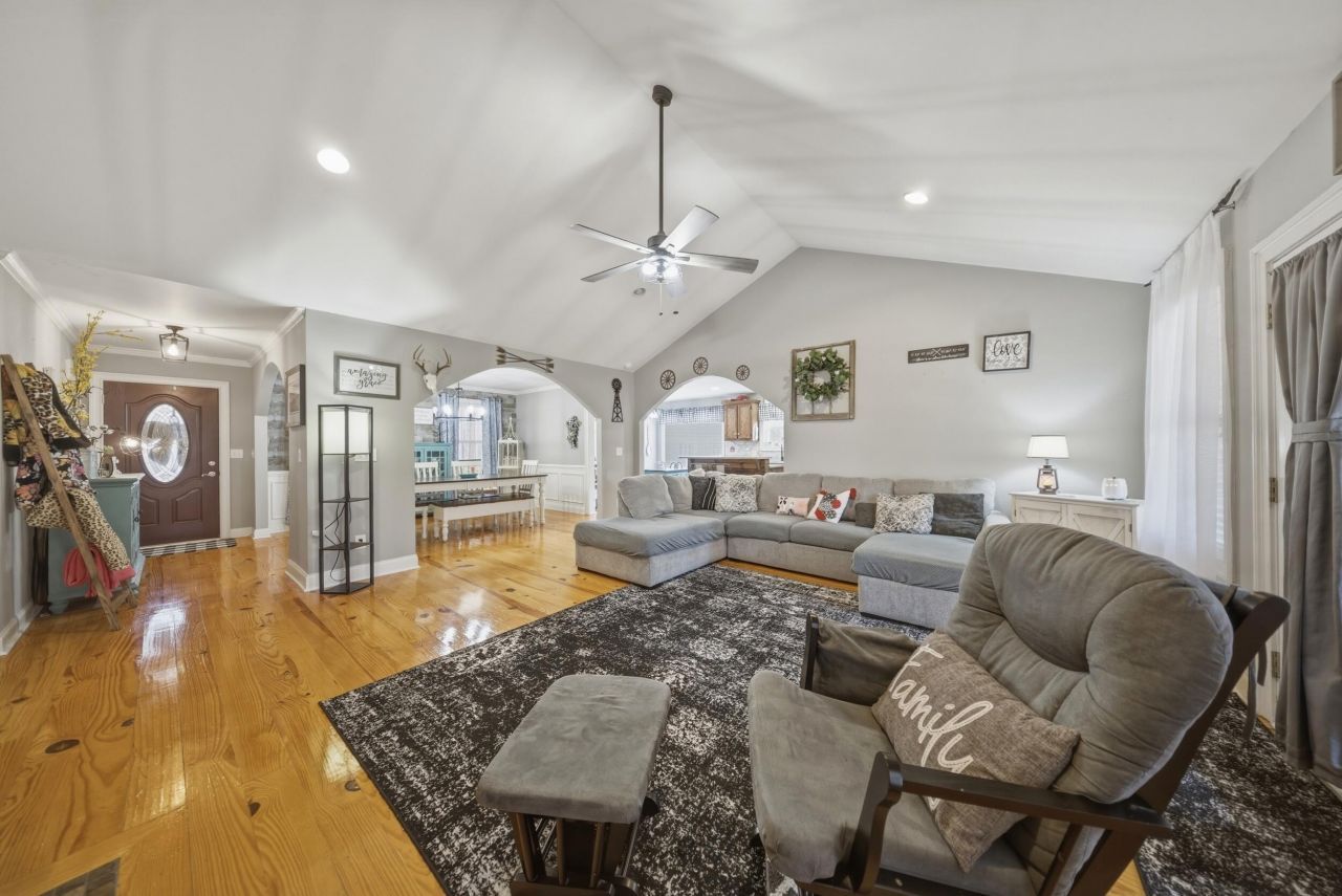 169 Belton Drive Photo 16