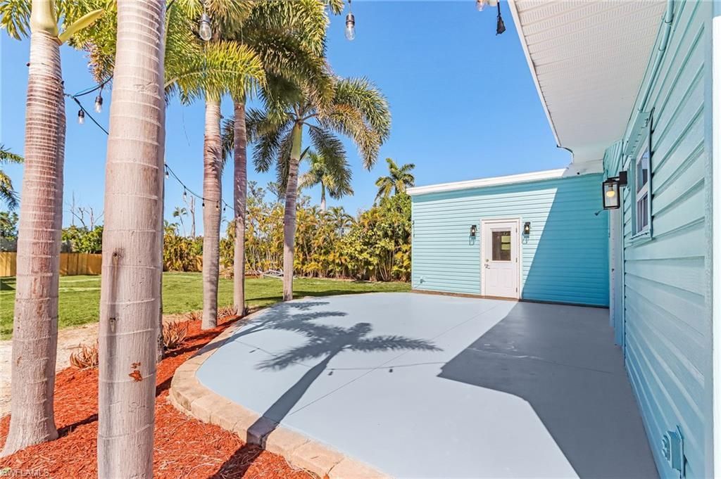 2371 Baybreeze St, Saint James City, FL 33956 Photo