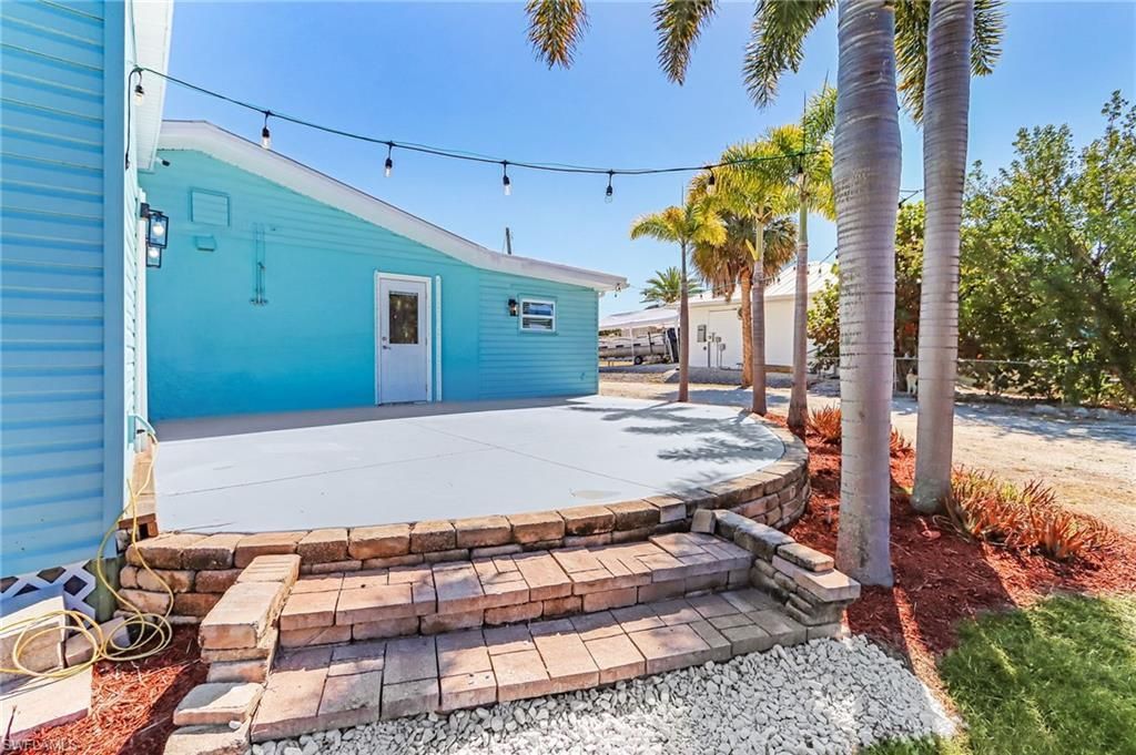 2371 Baybreeze St, Saint James City, FL 33956 Photo