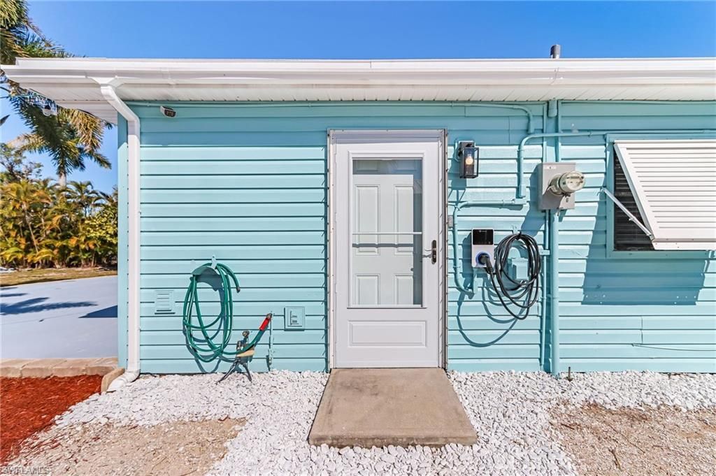 2371 Baybreeze St, Saint James City, FL 33956 Photo