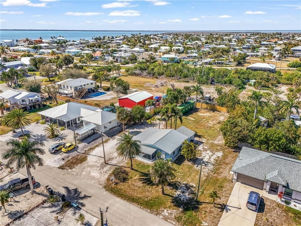 2371 Baybreeze St, Saint James City, FL 33956 Photo