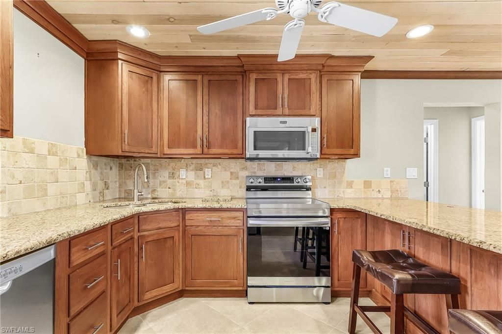 2371 Baybreeze St, Saint James City, FL 33956 Photo