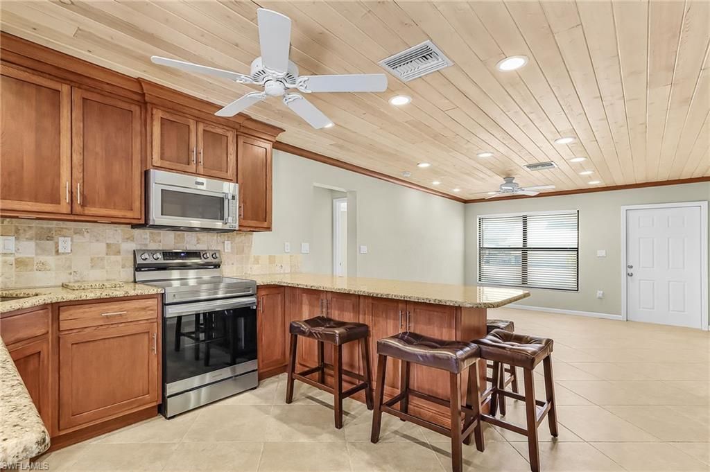 2371 Baybreeze St, Saint James City, FL 33956 Photo