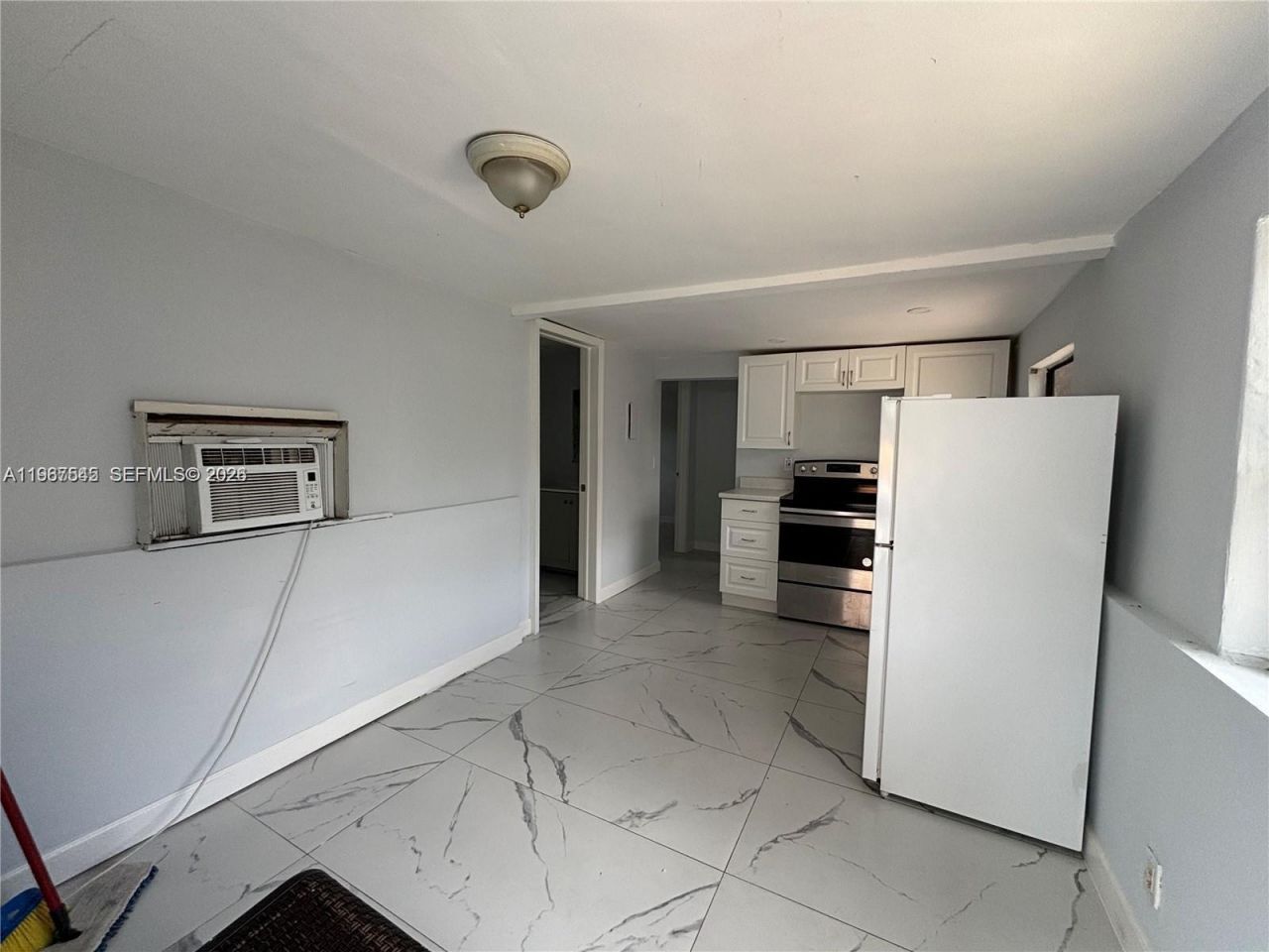 729 NW 19th Ave , Unit b, Fort Lauderdale, FL 33311 Photo