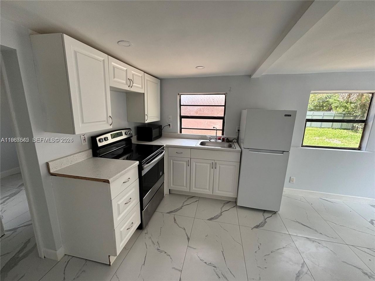 729 NW 19th Ave , Unit b, Fort Lauderdale, FL 33311 Photo