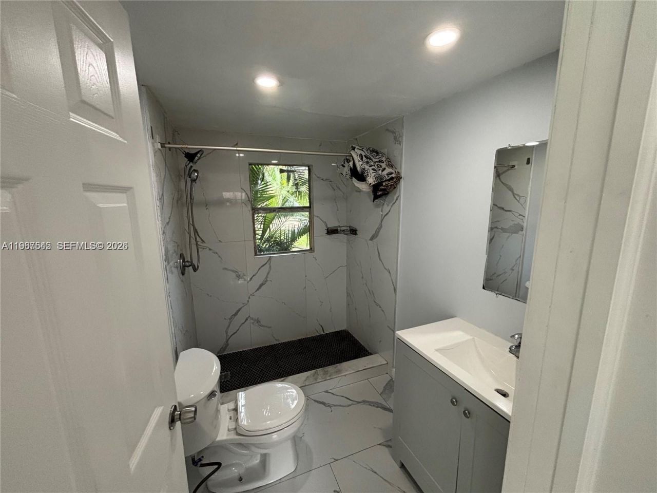 729 NW 19th Ave , Unit b, Fort Lauderdale, FL 33311 Photo