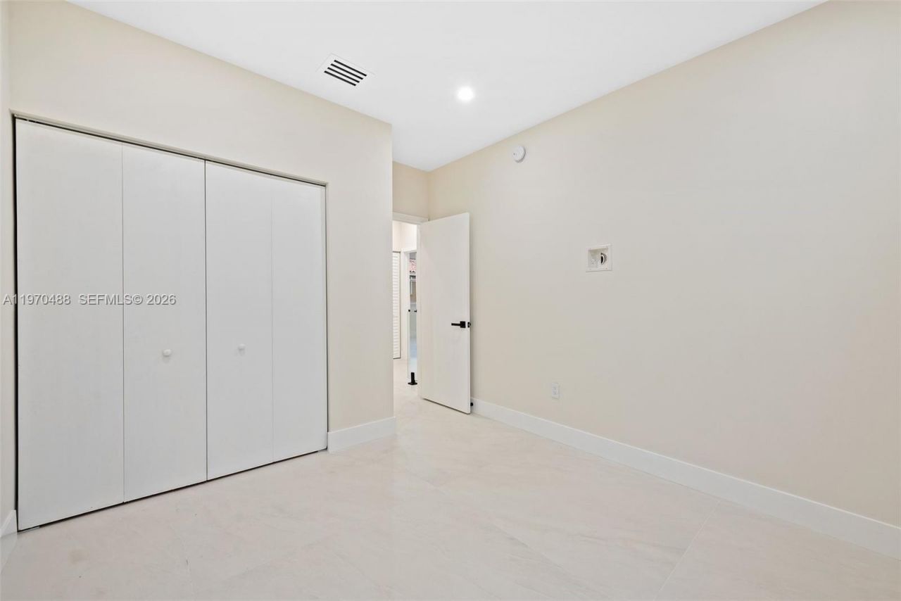 8511 NW 141st Ter , Unit 405, Miami Lakes, FL 33016 Photo