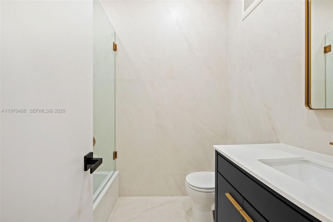 8511 NW 141st Ter , Unit 405, Miami Lakes, FL 33016 Photo