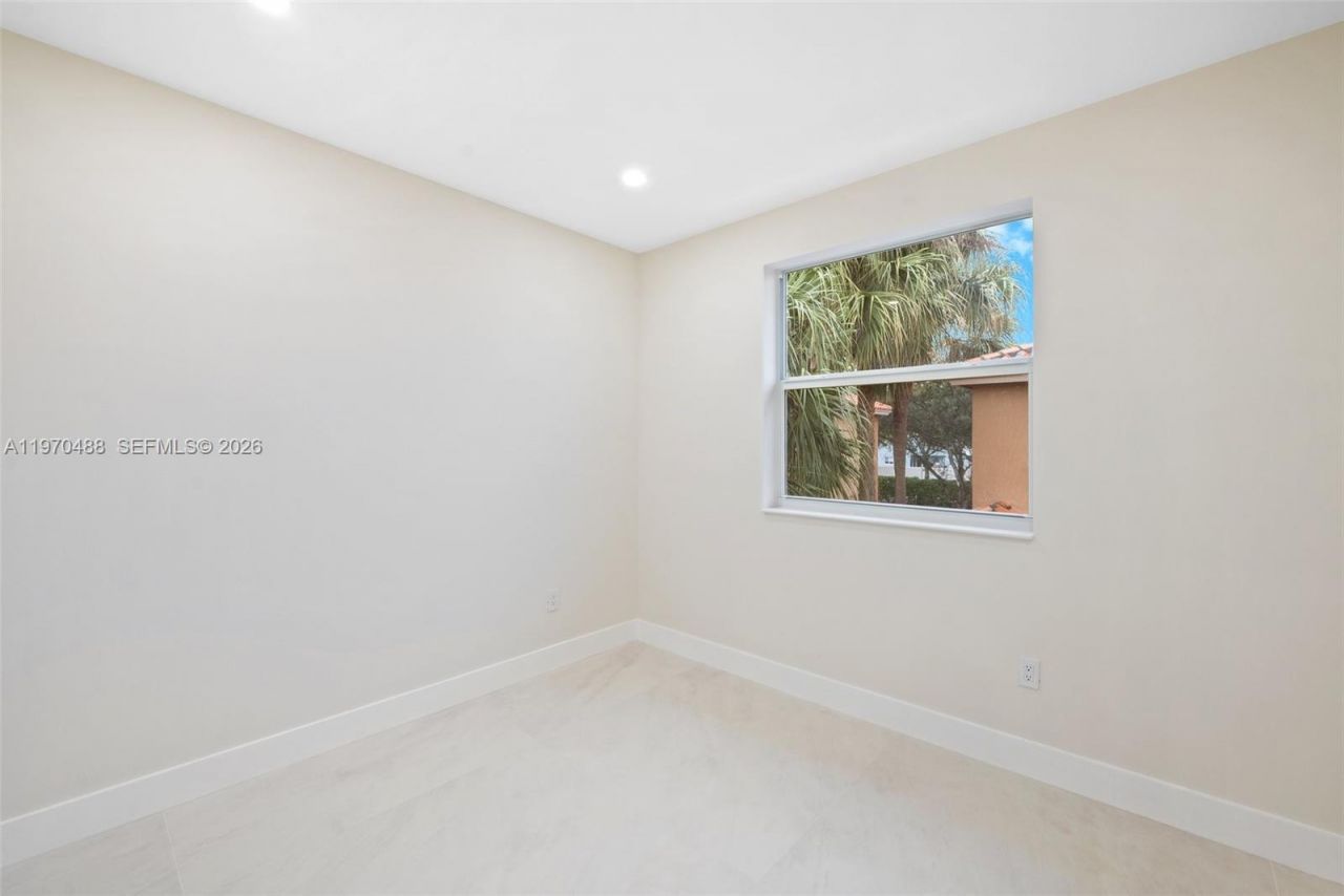 8511 NW 141st Ter , Unit 405, Miami Lakes, FL 33016 Photo