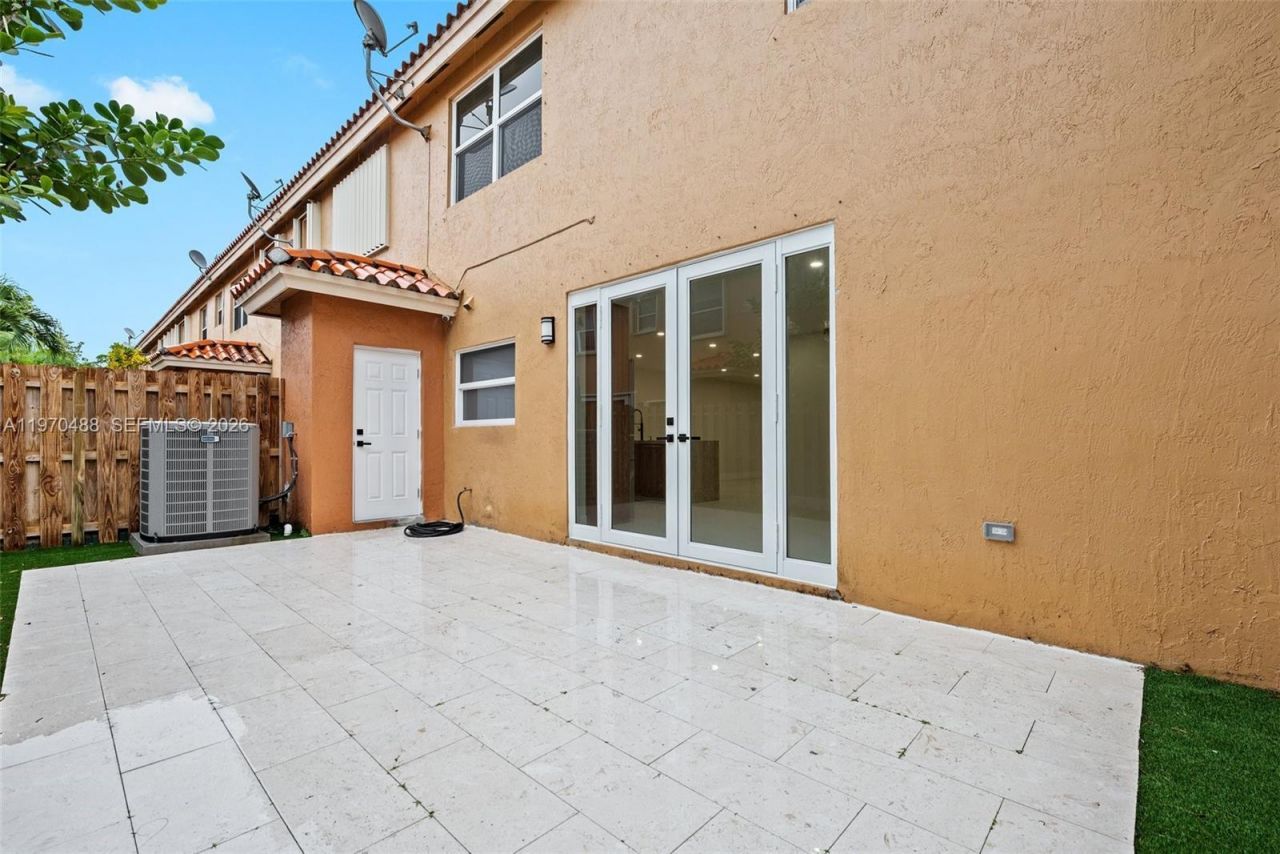 8511 NW 141st Ter , Unit 405, Miami Lakes, FL 33016 Photo