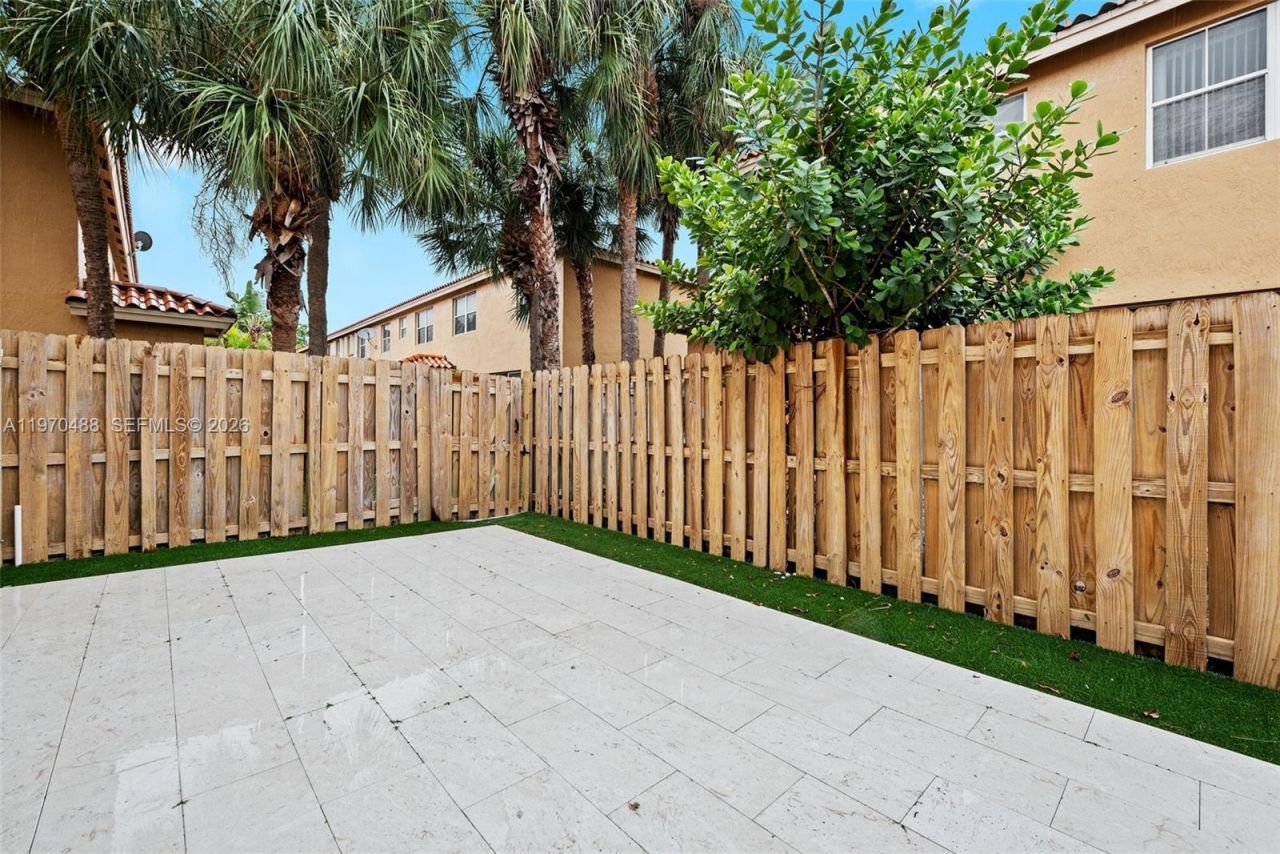 8511 NW 141st Ter , Unit 405, Miami Lakes, FL 33016 Photo