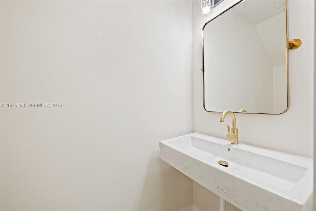 8511 NW 141st Ter , Unit 405, Miami Lakes, FL 33016 Photo