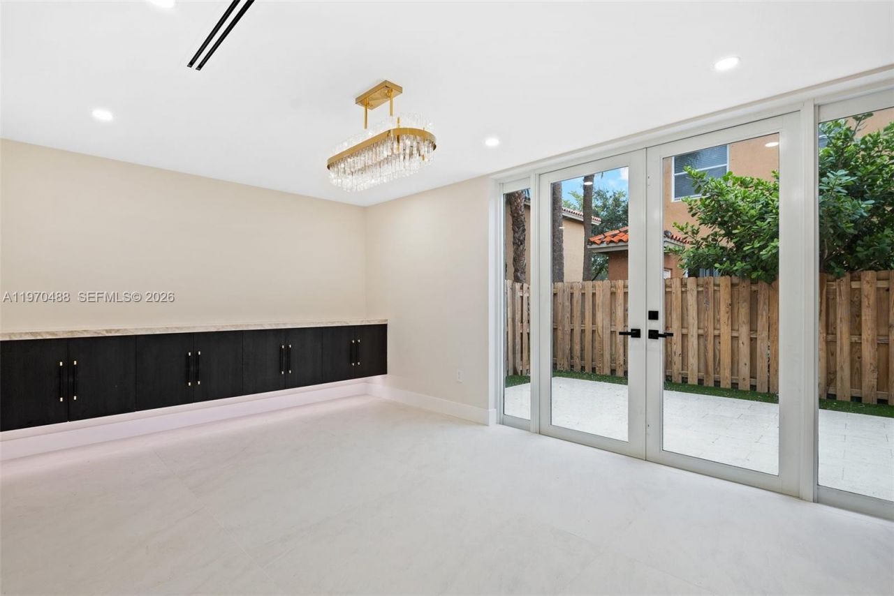 8511 NW 141st Ter , Unit 405, Miami Lakes, FL 33016 Photo