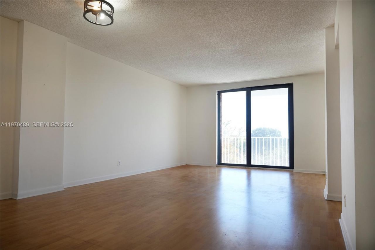 901 Hillcrest Dr, Unit 504, Hollywood, FL 33021 Photo