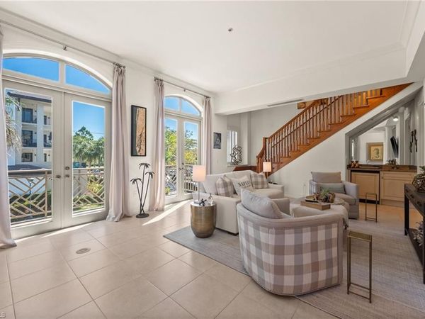 380 10TH ST S, Unit 202, NAPLES, FL 34102