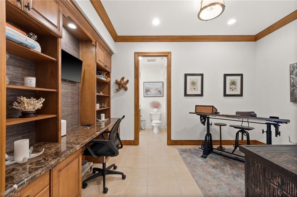 380 10th St S, Unit 202, Naples, FL 34102 Photo