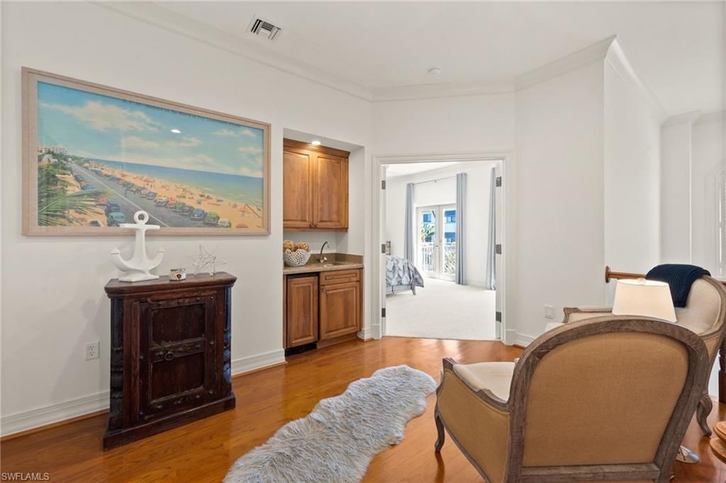 380 10th St S, Unit 202, Naples, FL 34102 Photo