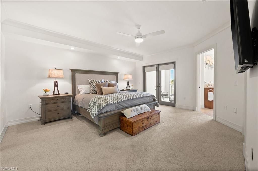 380 10th St S, Unit 202, Naples, FL 34102 Photo