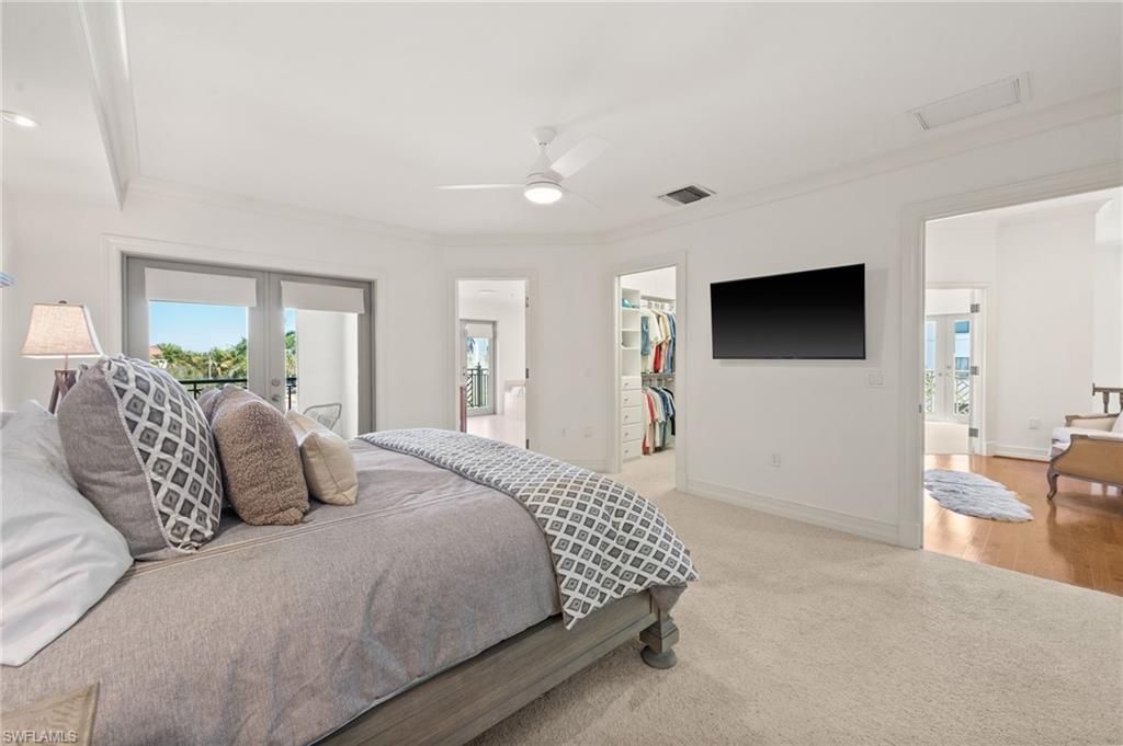 380 10th St S, Unit 202, Naples, FL 34102 Photo