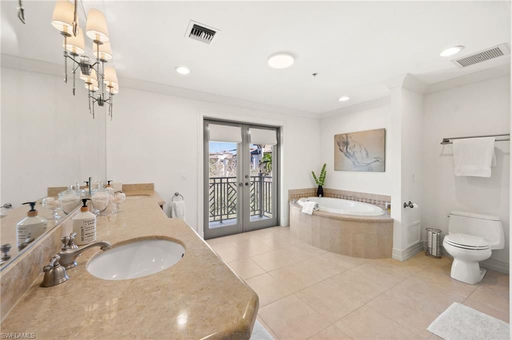 380 10th St S, Unit 202, Naples, FL 34102 Photo