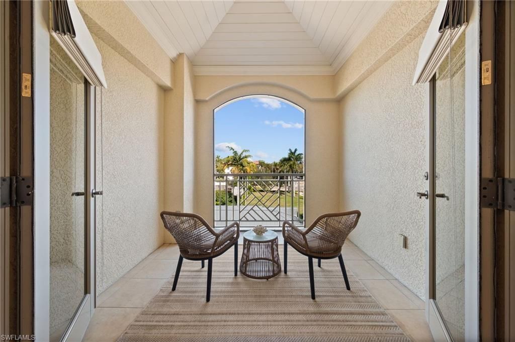 380 10th St S, Unit 202, Naples, FL 34102 Photo