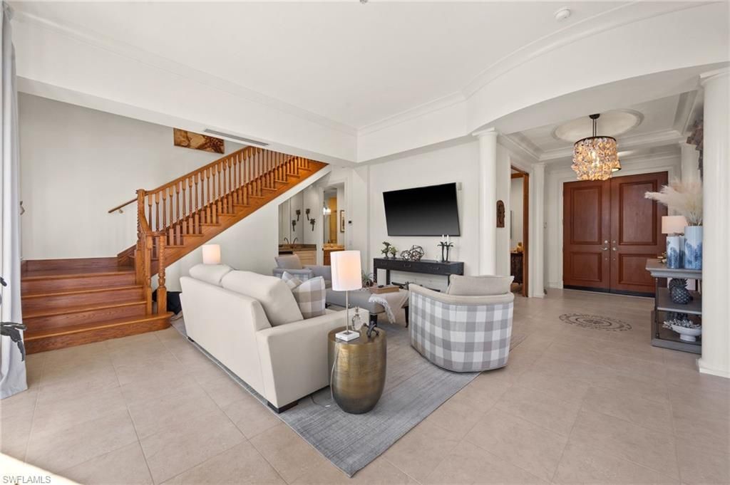 380 10th St S, Unit 202, Naples, FL 34102 Photo