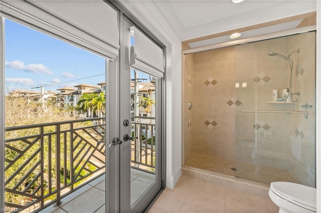 380 10th St S, Unit 202, Naples, FL 34102 Photo