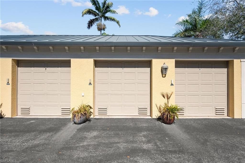 380 10th St S, Unit 202, Naples, FL 34102 Photo