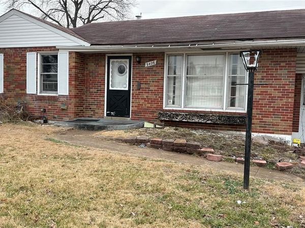 9426 Westchester Drive , St Louis, MO 63136