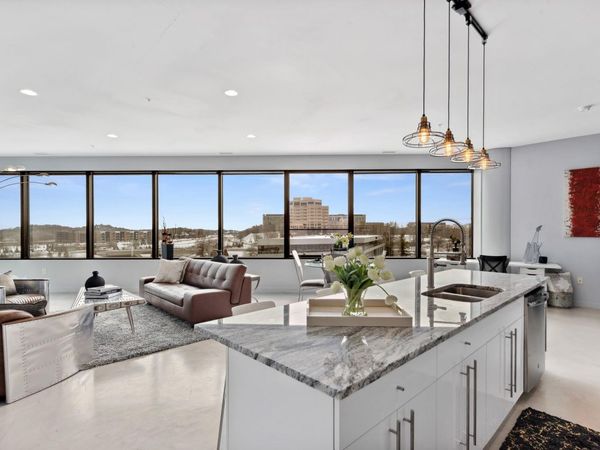 5601 Smetana Drive, Unit 608, Hopkins, MN 55343