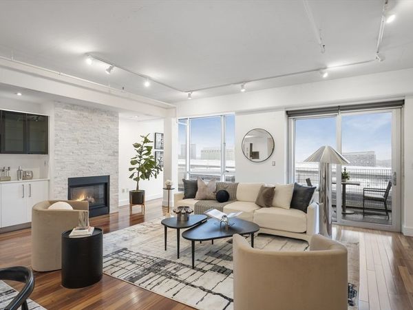 25 Channel Center St, Unit PH201, Boston, MA 02210