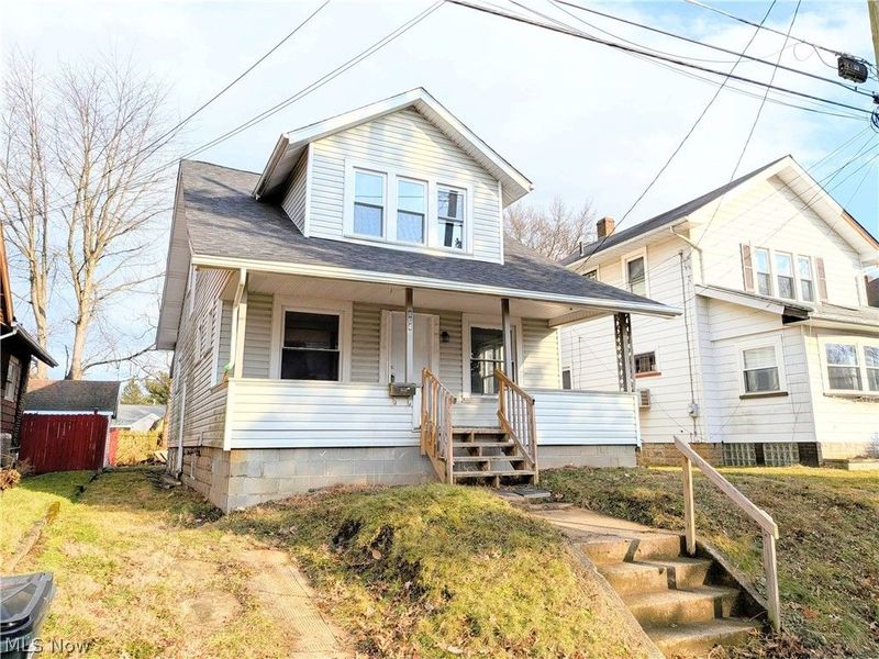 864 10th Street NE, Massillon, OH 44646 Photo 3