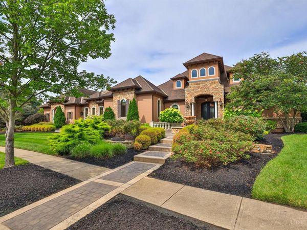 25 Vintage Walk, Montgomery, OH 45249