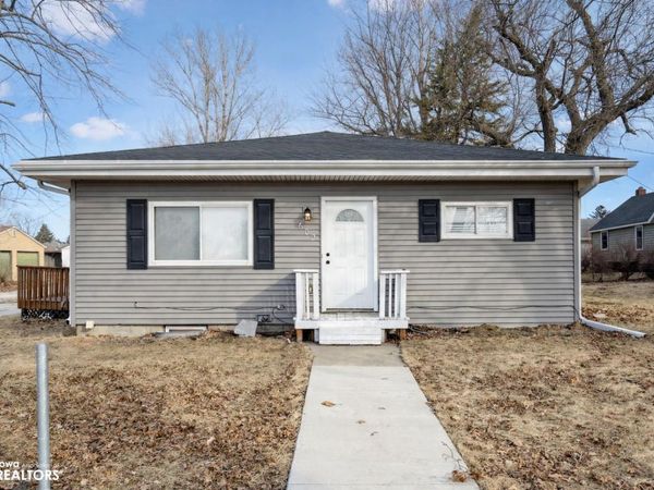 602 E Maple Avenue, Conrad, IA 50621